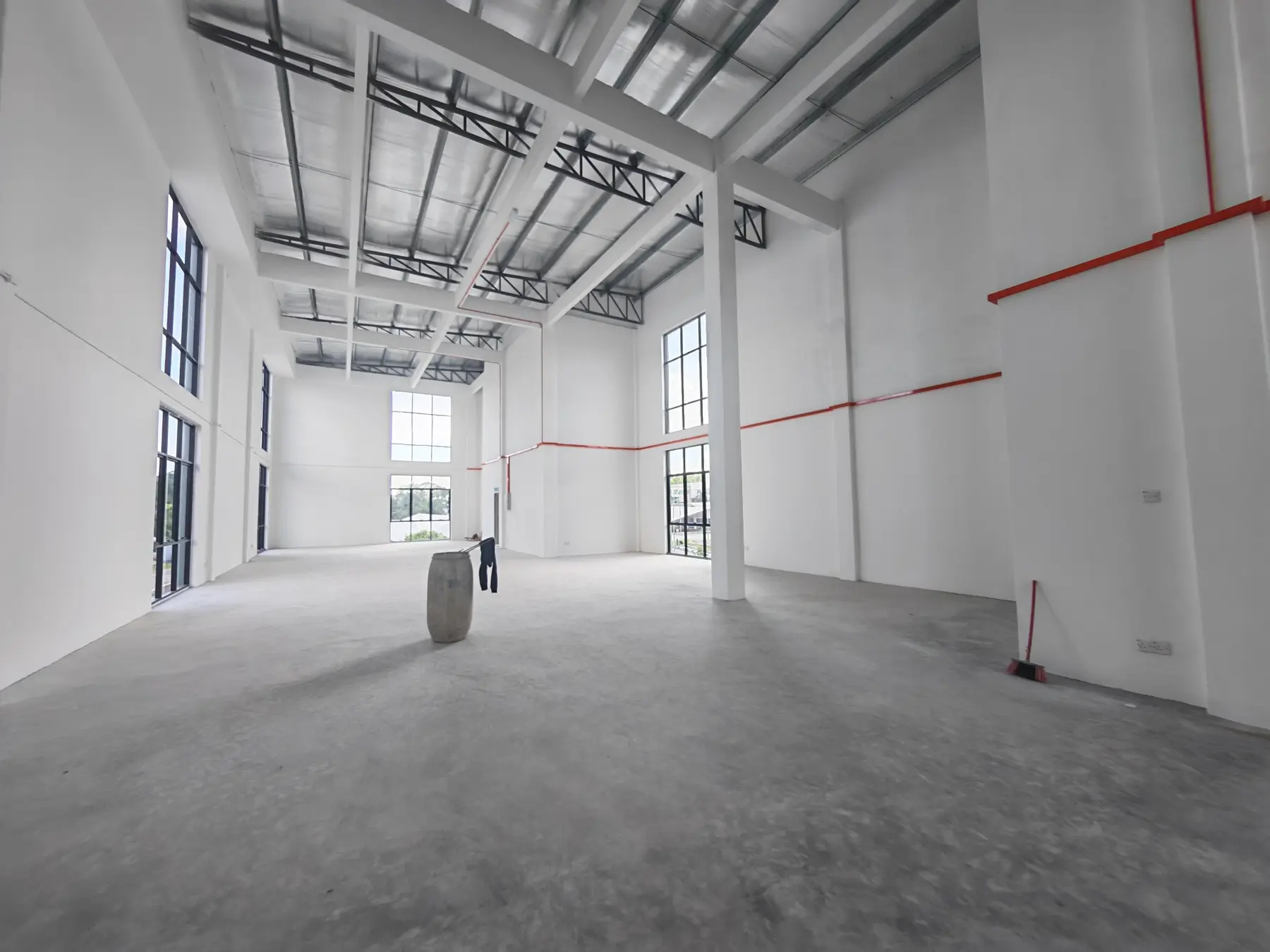 Bright open-plan space suitable for a showroom concept