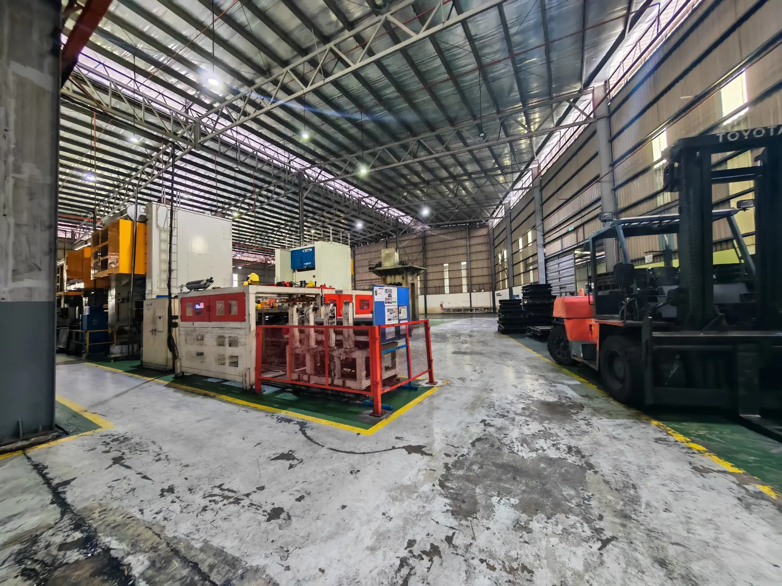 Factory machinery and operational floor area