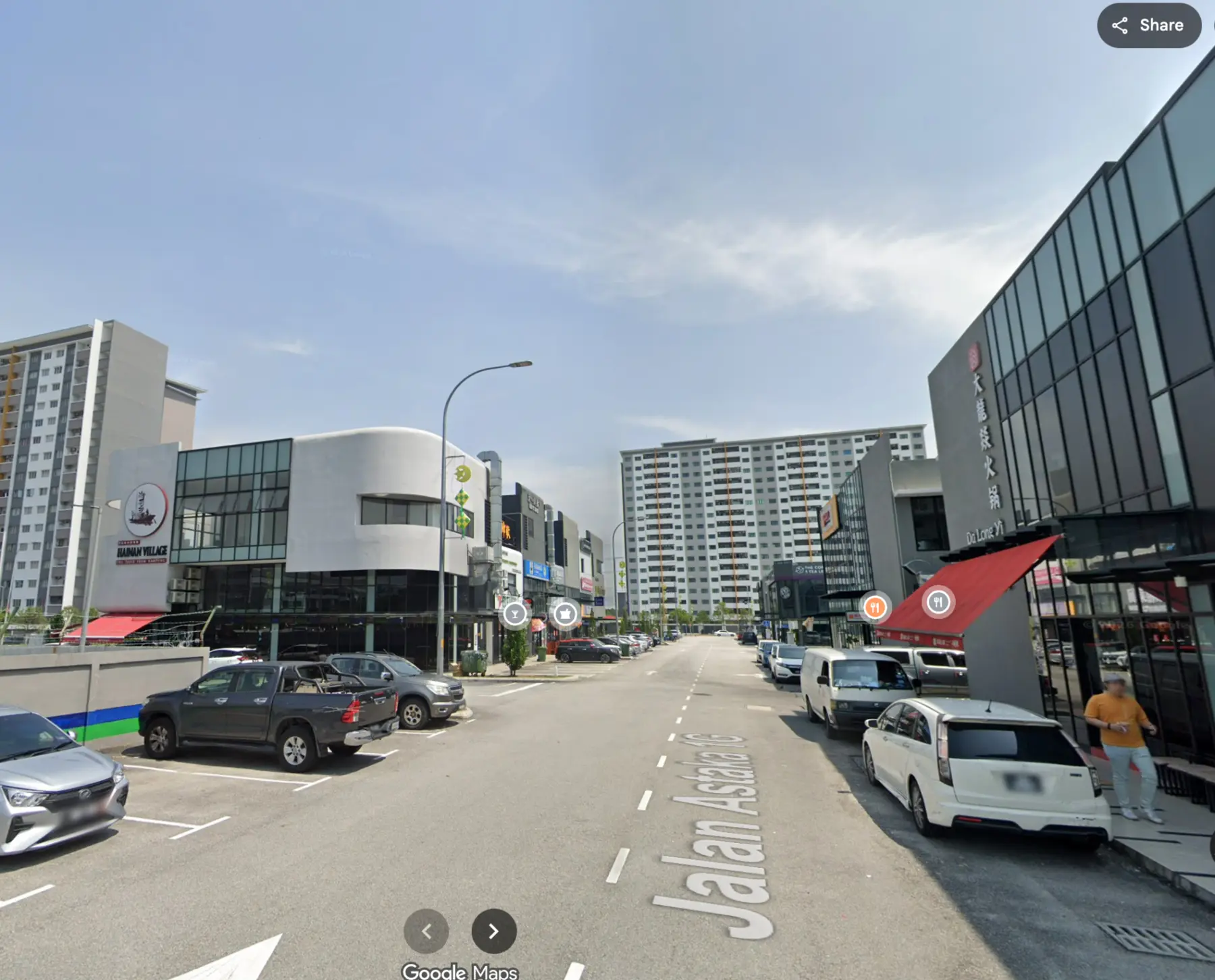 Internal commercial street with retail units at UNO Rivertree